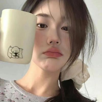不可爱的她